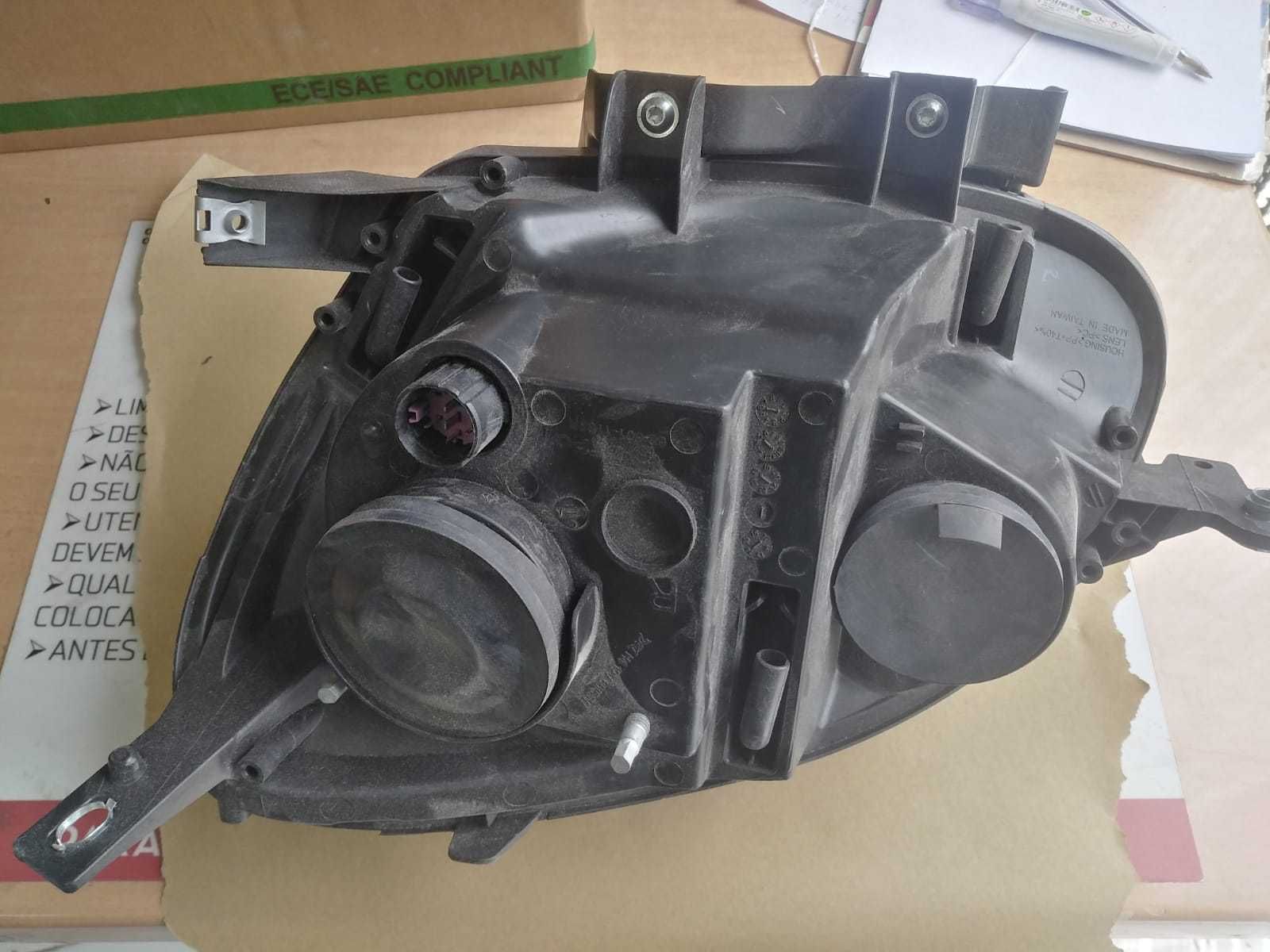 Farol Direito Fiat Panda de 2012 Novo