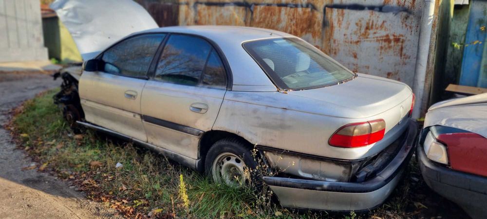 Opel Omega 1999 продам запчастини