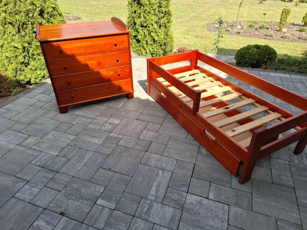Drewniany komplet: Komoda i łóżko