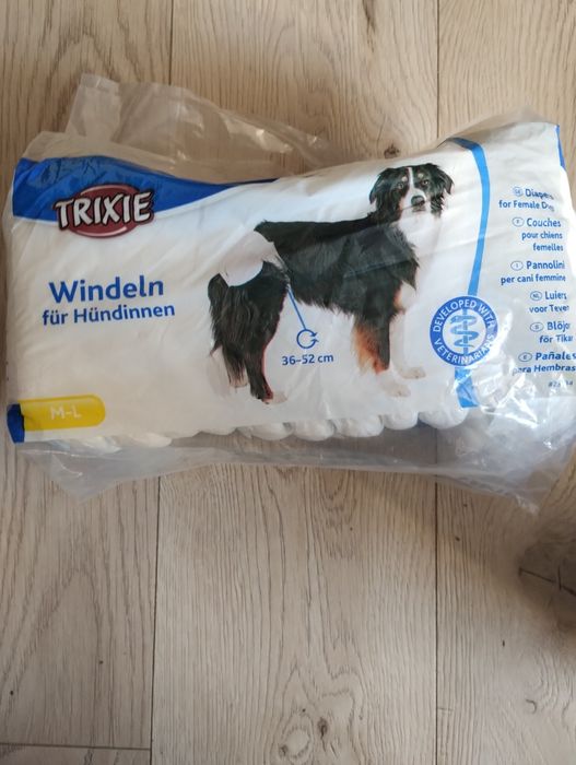 Pieluchy dla psa suczek