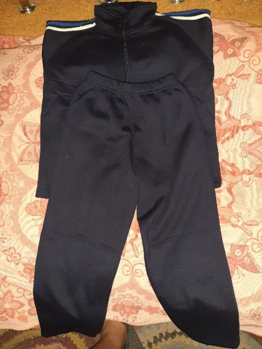 Продам детские спортивные костюмы. Новые. 5 костюмов.