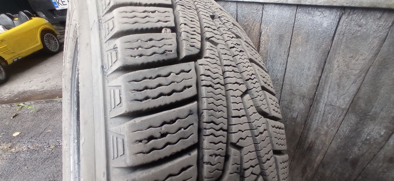 Продам комплект зимней резины kumho