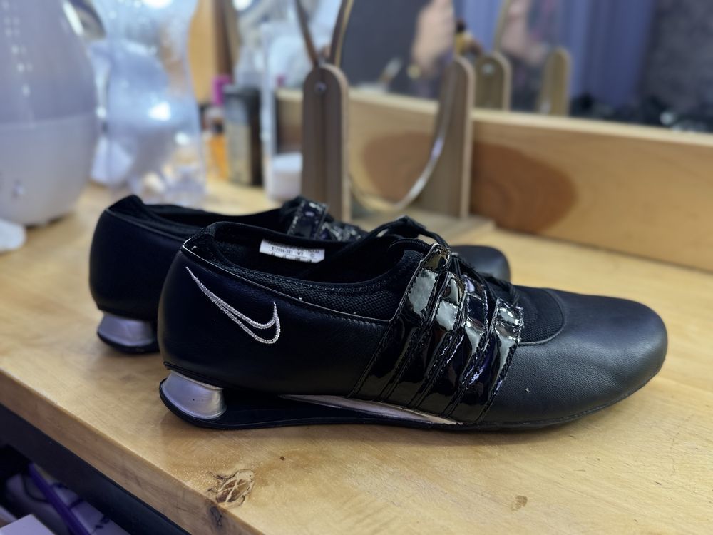 Продам nike izi нові
