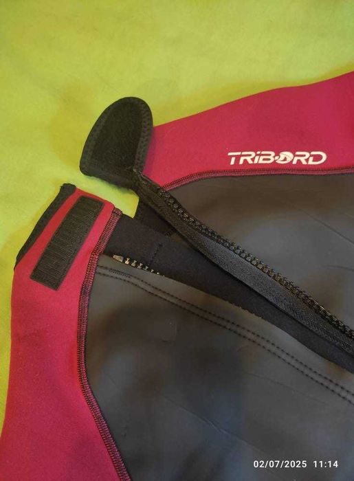 Vendo fato de Surf da Tribord como novo tamanho 42
