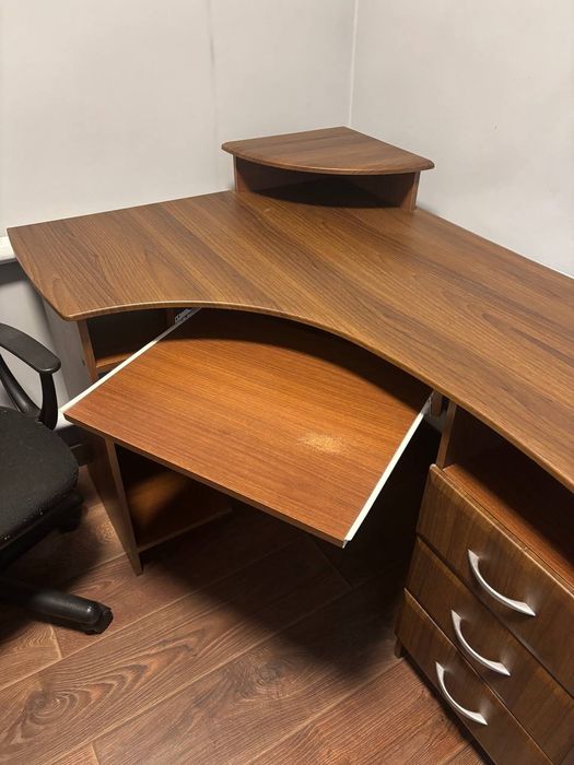 Стол компьютерный угловой