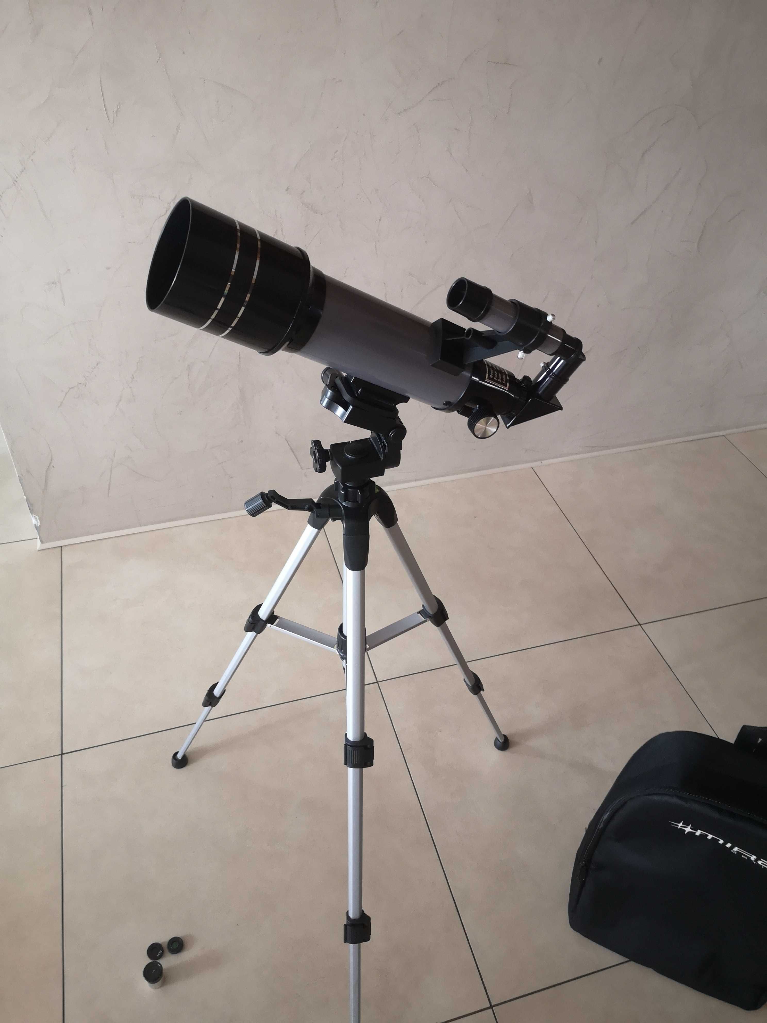 Teleskop Asteroida zoom x 200