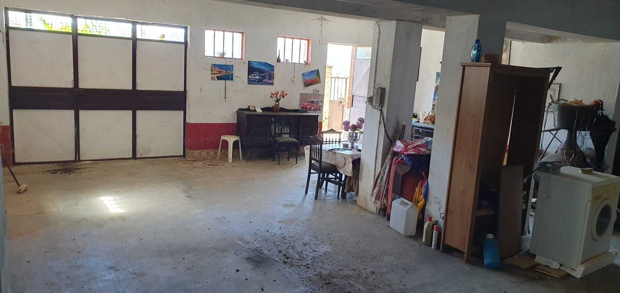 V4 + 2 Geminada com vista desafogada para a montanha