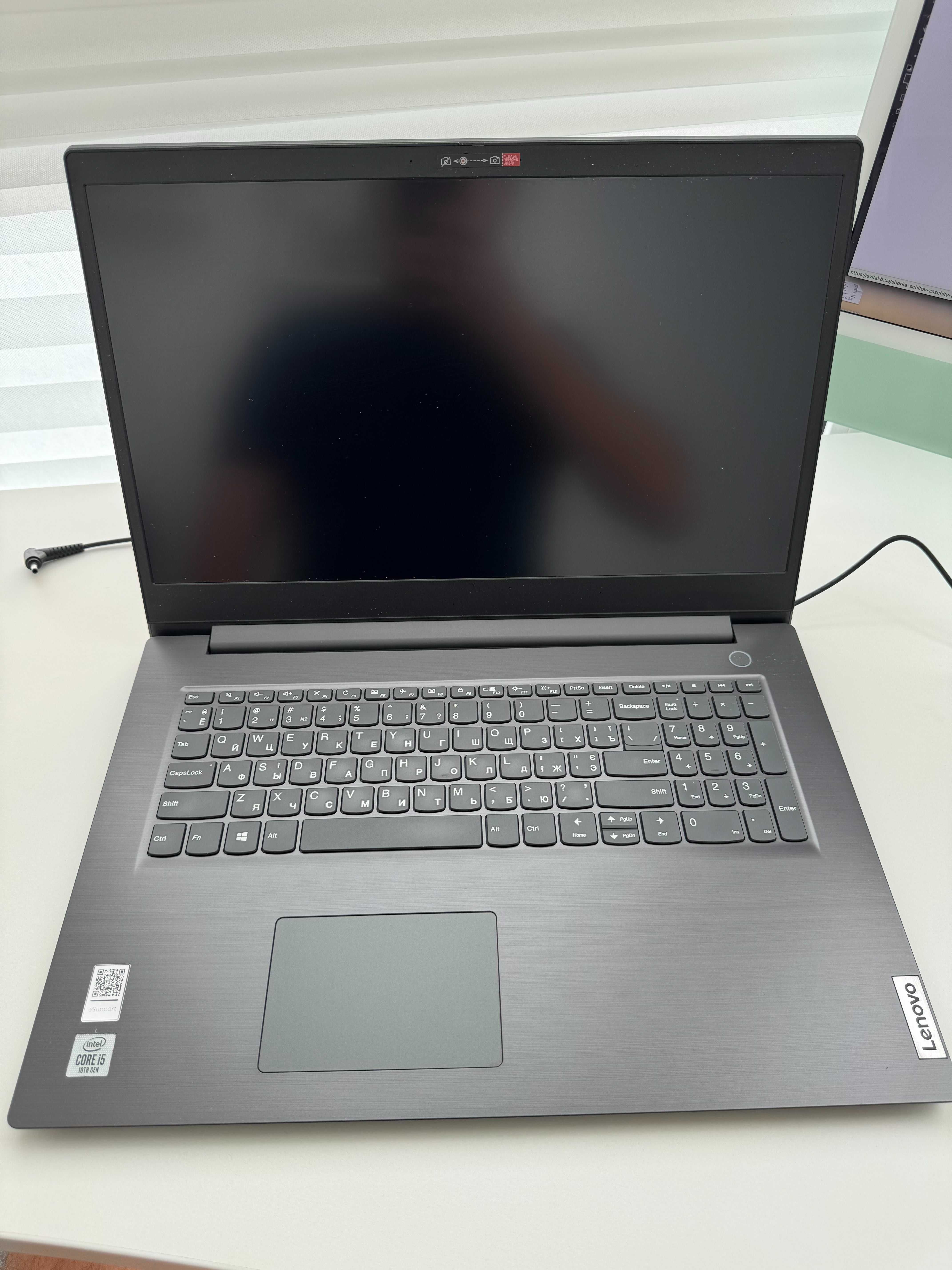 Ноутбук Lenovo V17 IIL 82GX007SRA 17,3" IPS, Core i5 3.6GHz, 8Gb, SSD