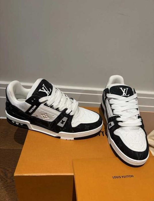 Butymęskie Louis Vuitton Trainer Black Obuwie sportowe Roz.44