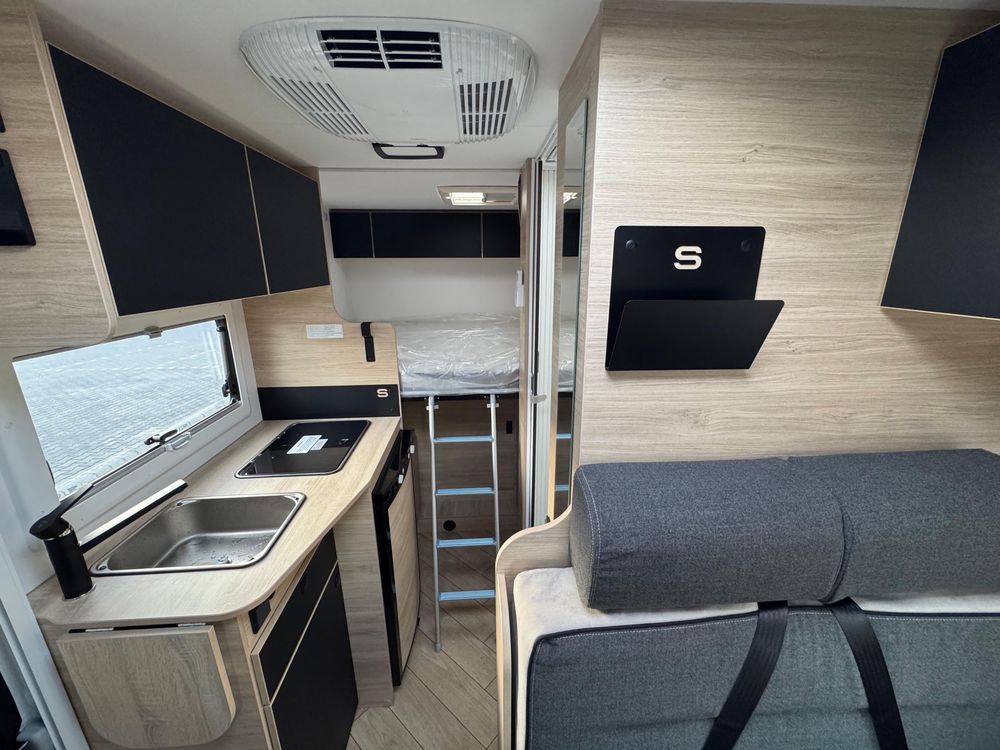 Kamper 4 osobowy / automat / półintegra / model 2025 rok