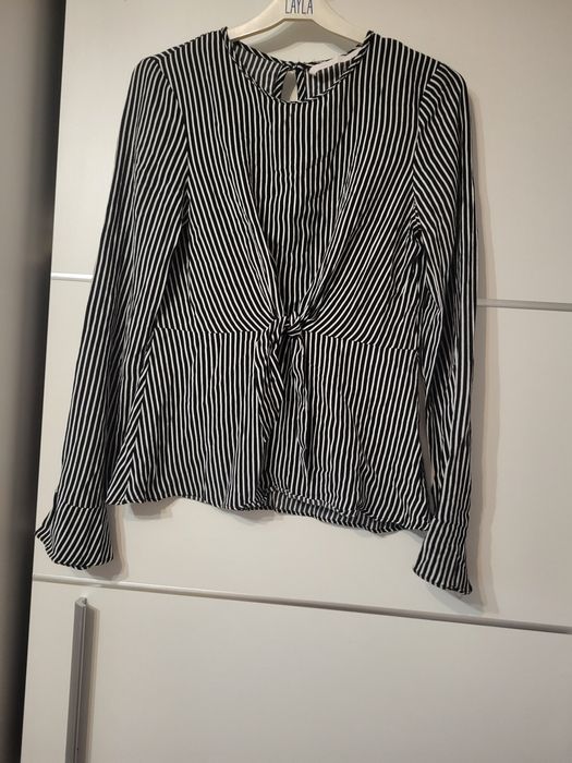 Elegancka koszula w czarno białe paski z wiązaniem zara