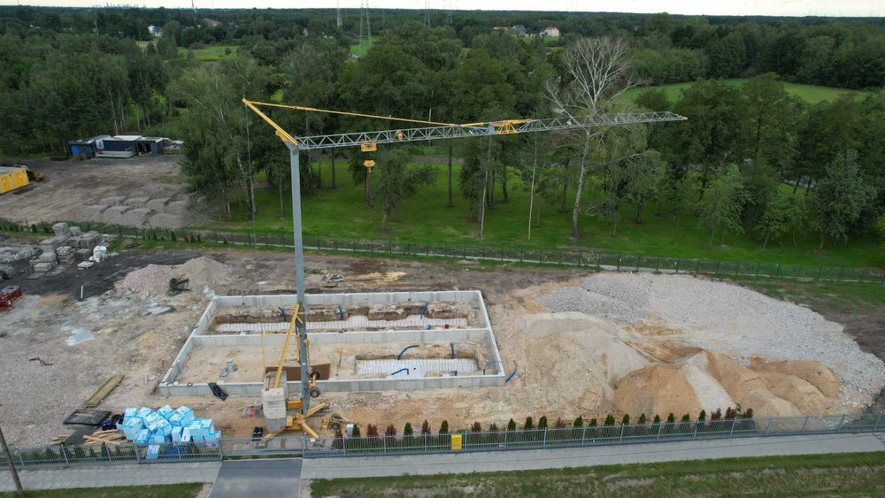Żuraw budowlany Wynajem Dźwig Budowlany Wynajem od 4900 zł/mc