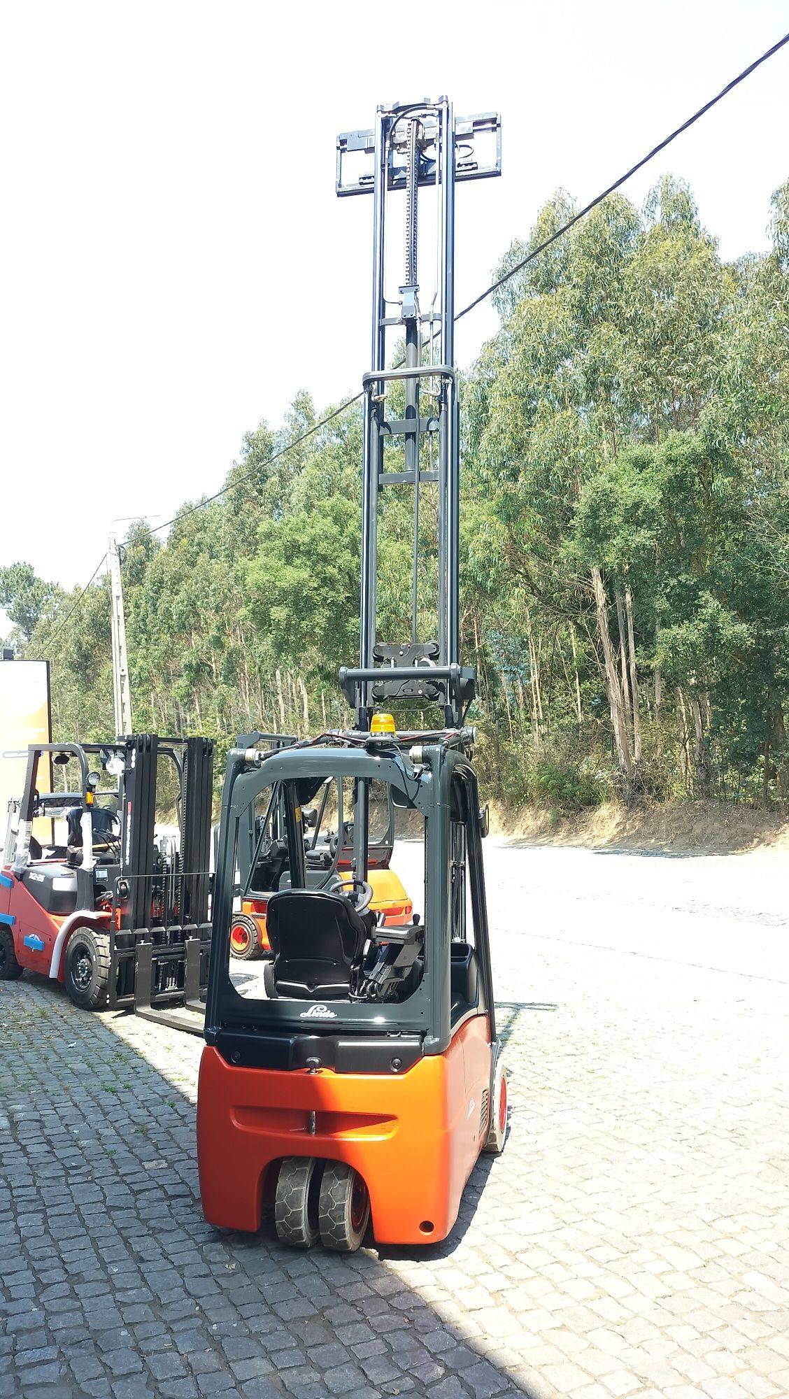 Empilhador Linde E16 ,2014 ,2800horas ,Triplex 5,50mt , Bat. Nova