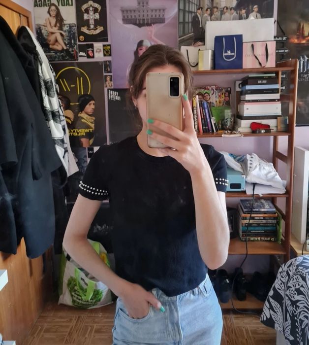 Camisola preta com pérolas