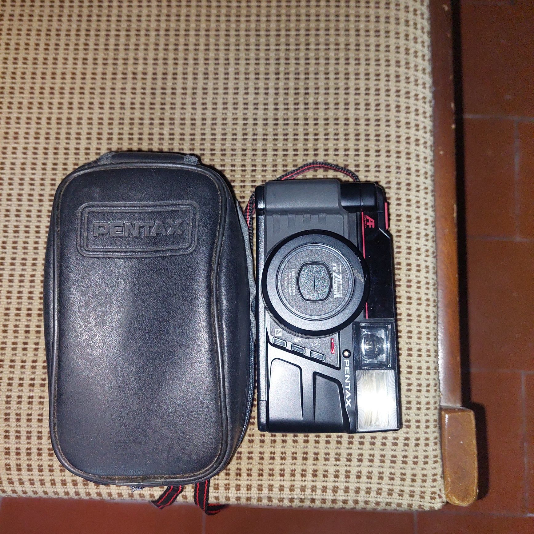 Maquina fotográfica Pantax com estojo