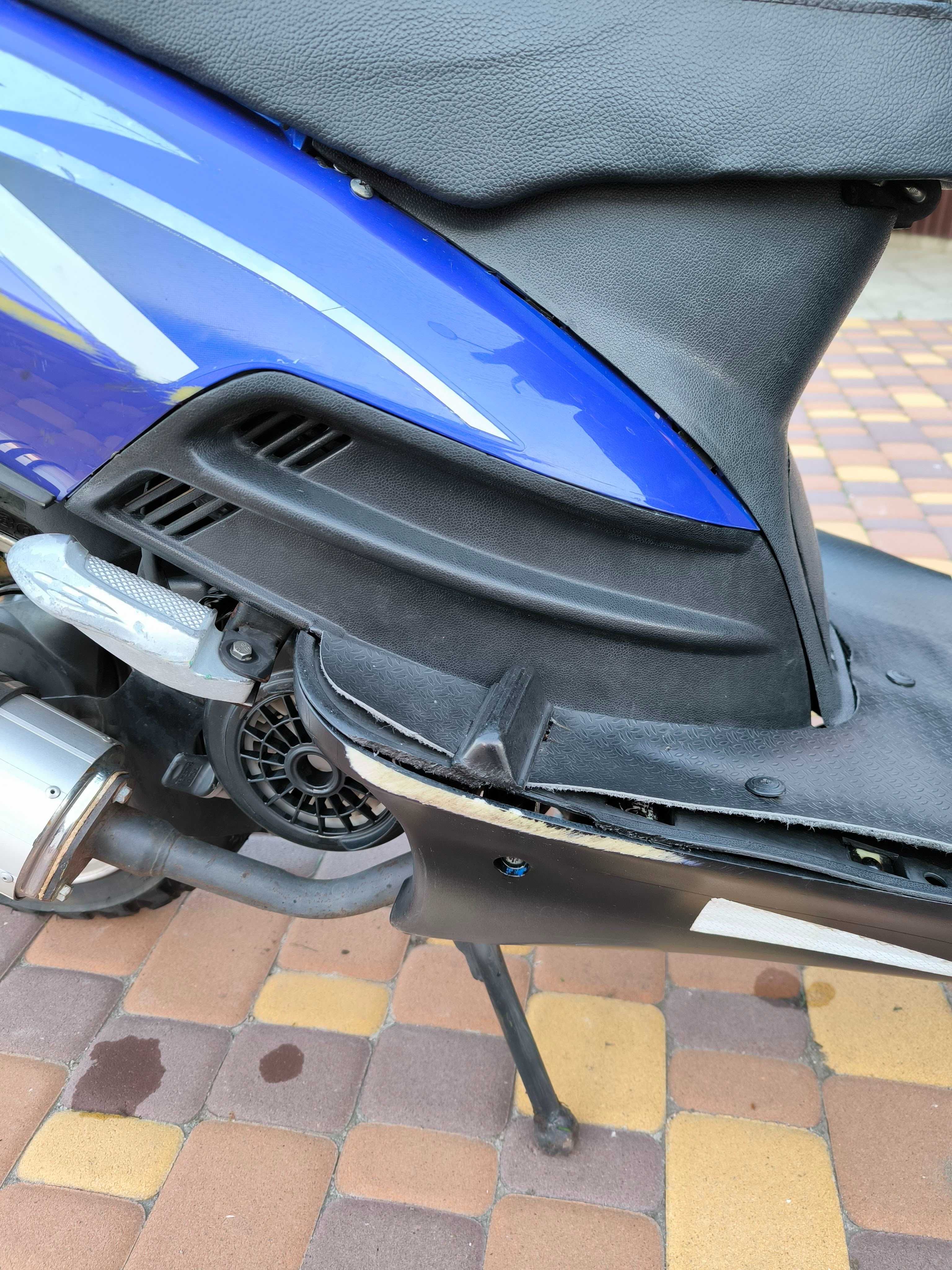 Скутер 150сс Yiben YB150T-15D