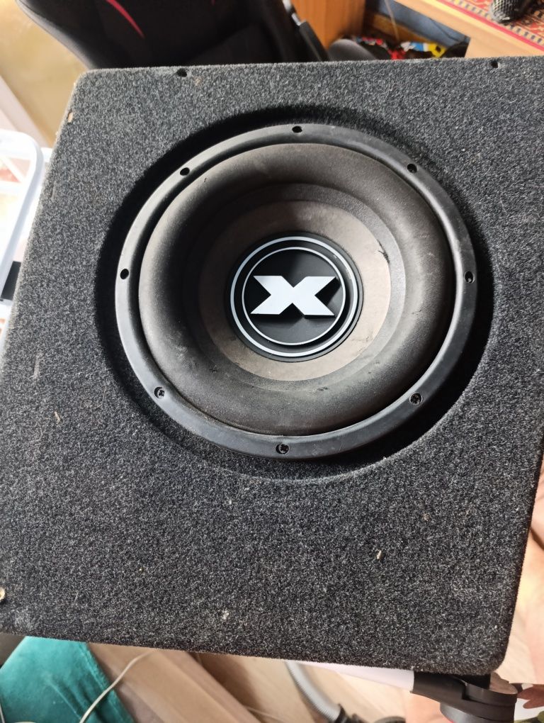 Sprzedam wzmacniacz i subwoofer do skody octavia 2 combi
