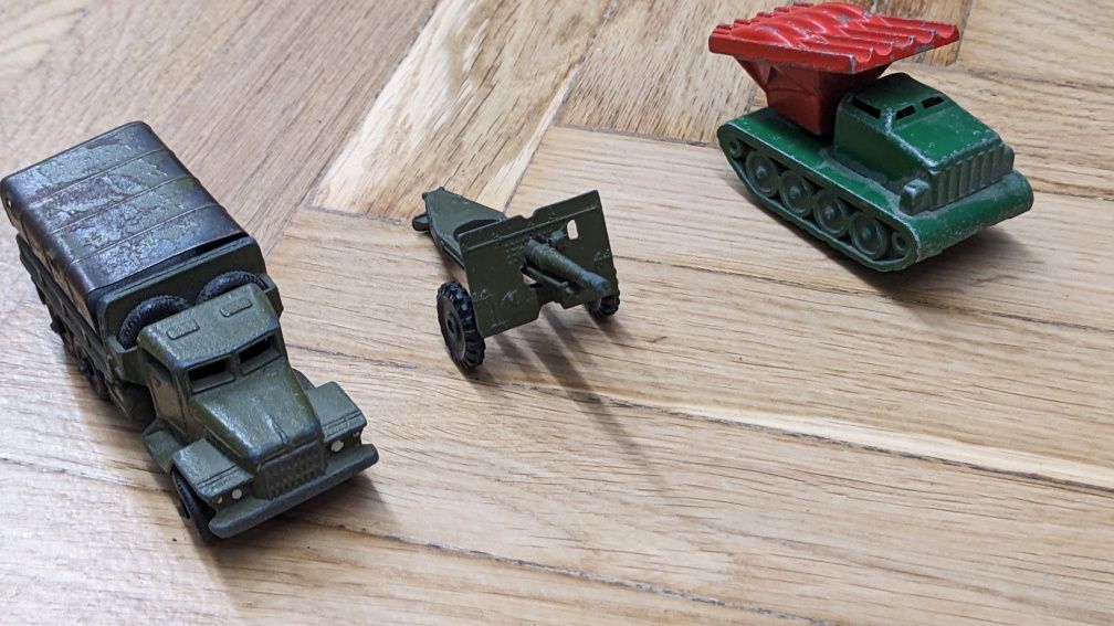 Іграшкові моделі радянської військової техінки
