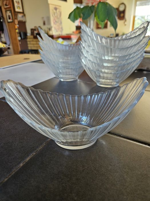 Salaterki  pucharki łódeczki