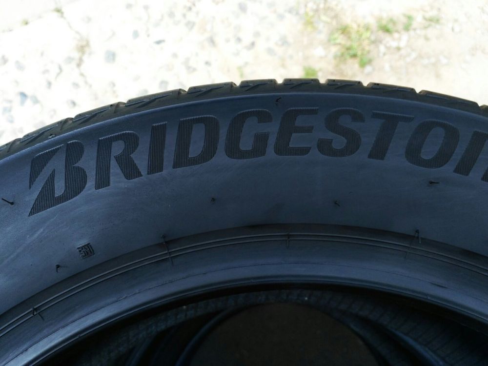 225/55/17 Bridgestone T005