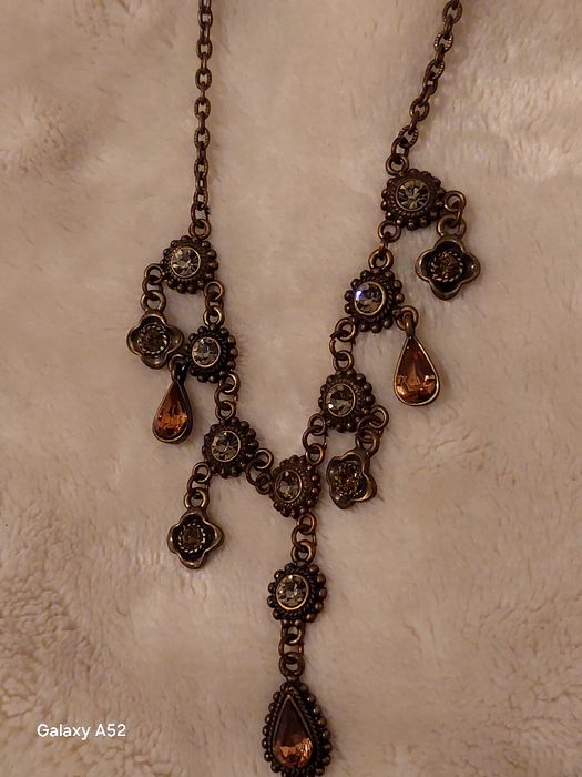 naszyjnik w stylu secesyjnym z miedzi z kryształkami