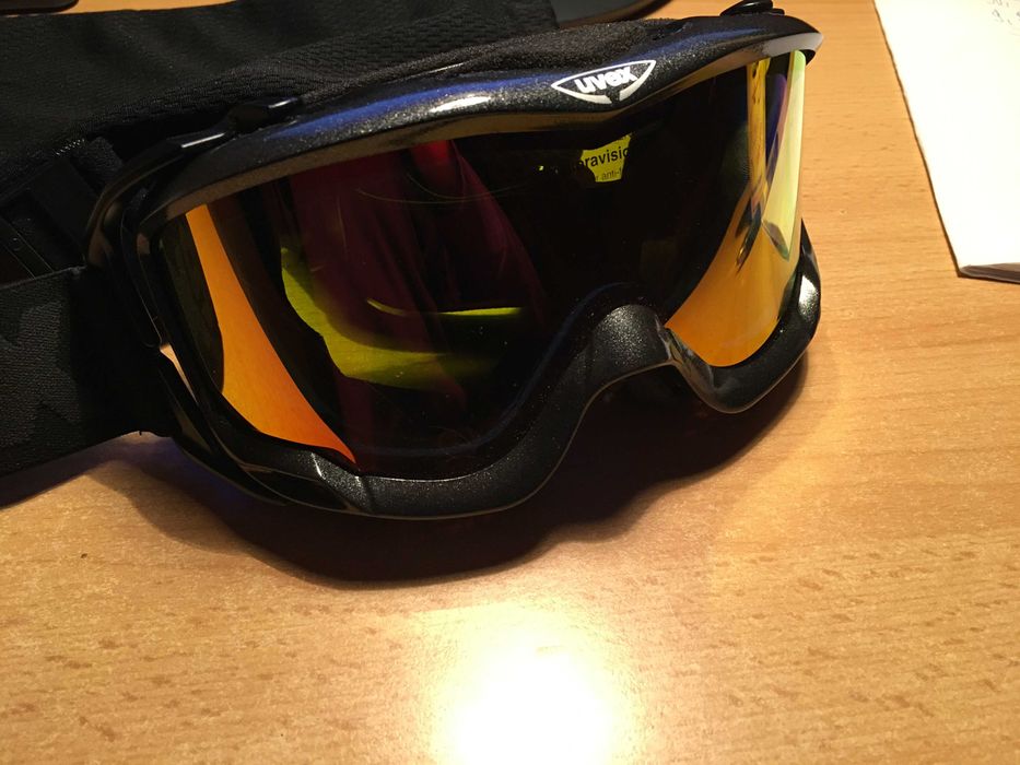 sprzedam gogle narciarskie UVEX