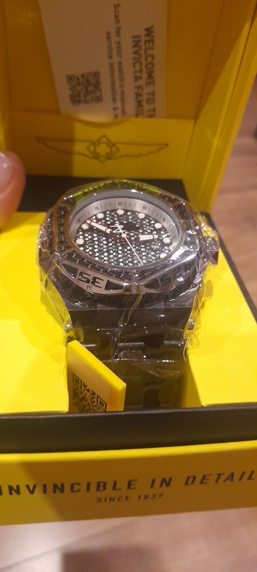 Invicta Carbon Hawk Automatic 38941