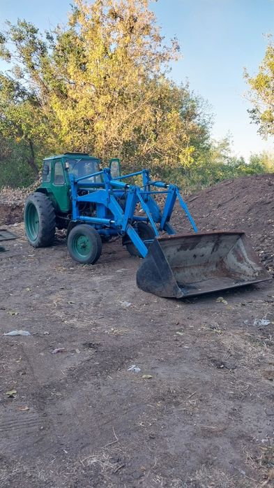 Продам трактор ЮМЗ-6 АКЛ з погрузчиком