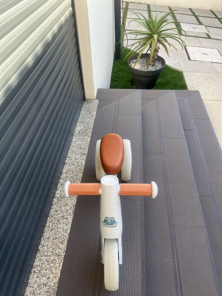 Triciclo criança
