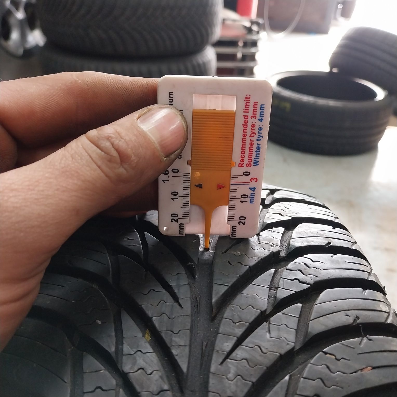 Opony Całoroczne Uniroyal 175/65R15 84T