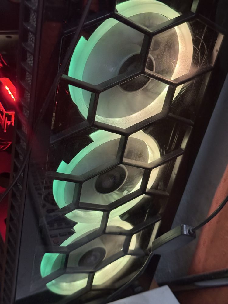 Pc gaming , caracteristicas nas fotos