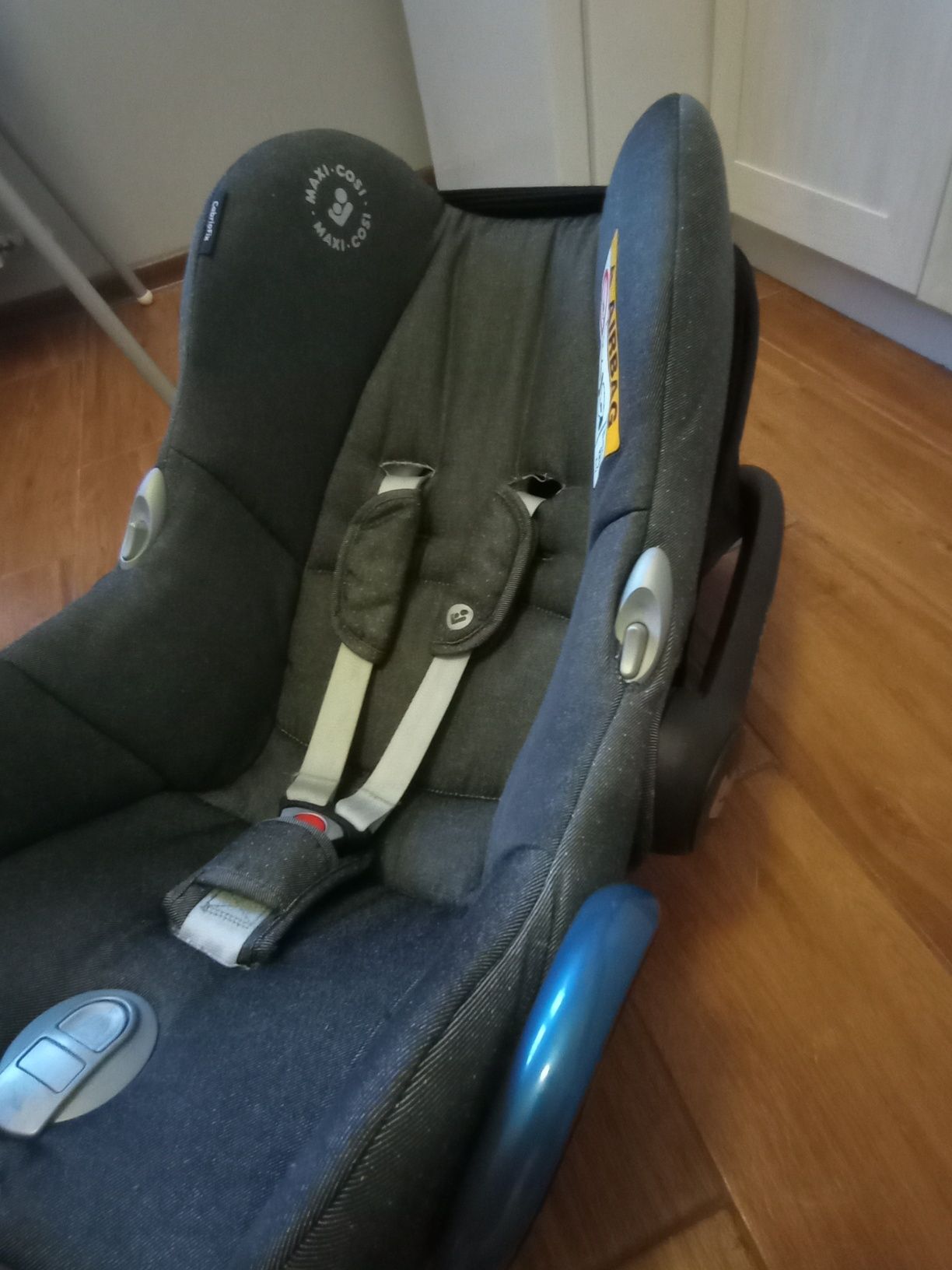 Fotelik Maxi Cosi Cabriofix z bazą ISOFIX