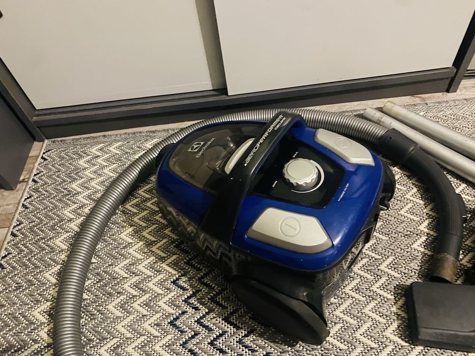 Продам пилосос Elektrolux