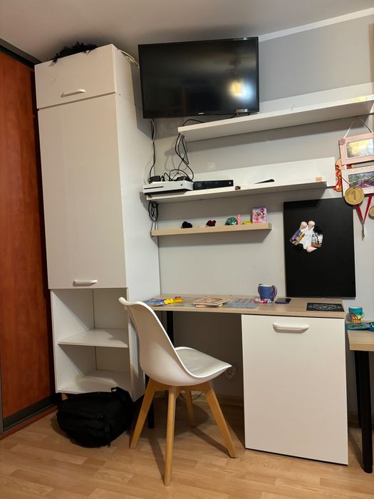 Sprzedam regał , szafka gospodarcza , słupek