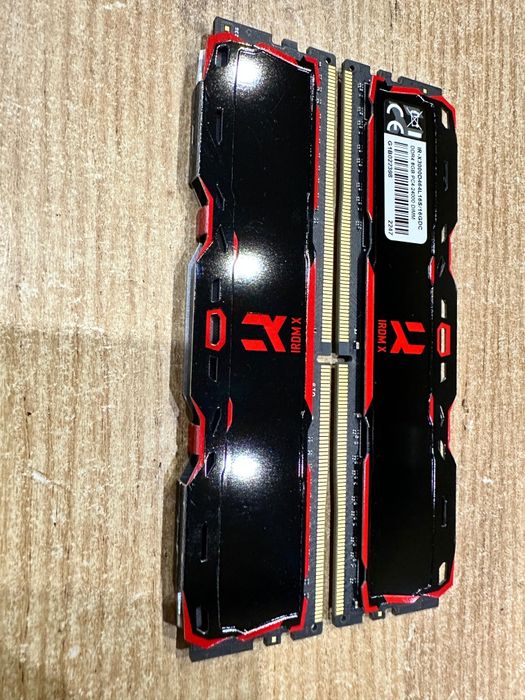 2  kości RAM  po 8GB