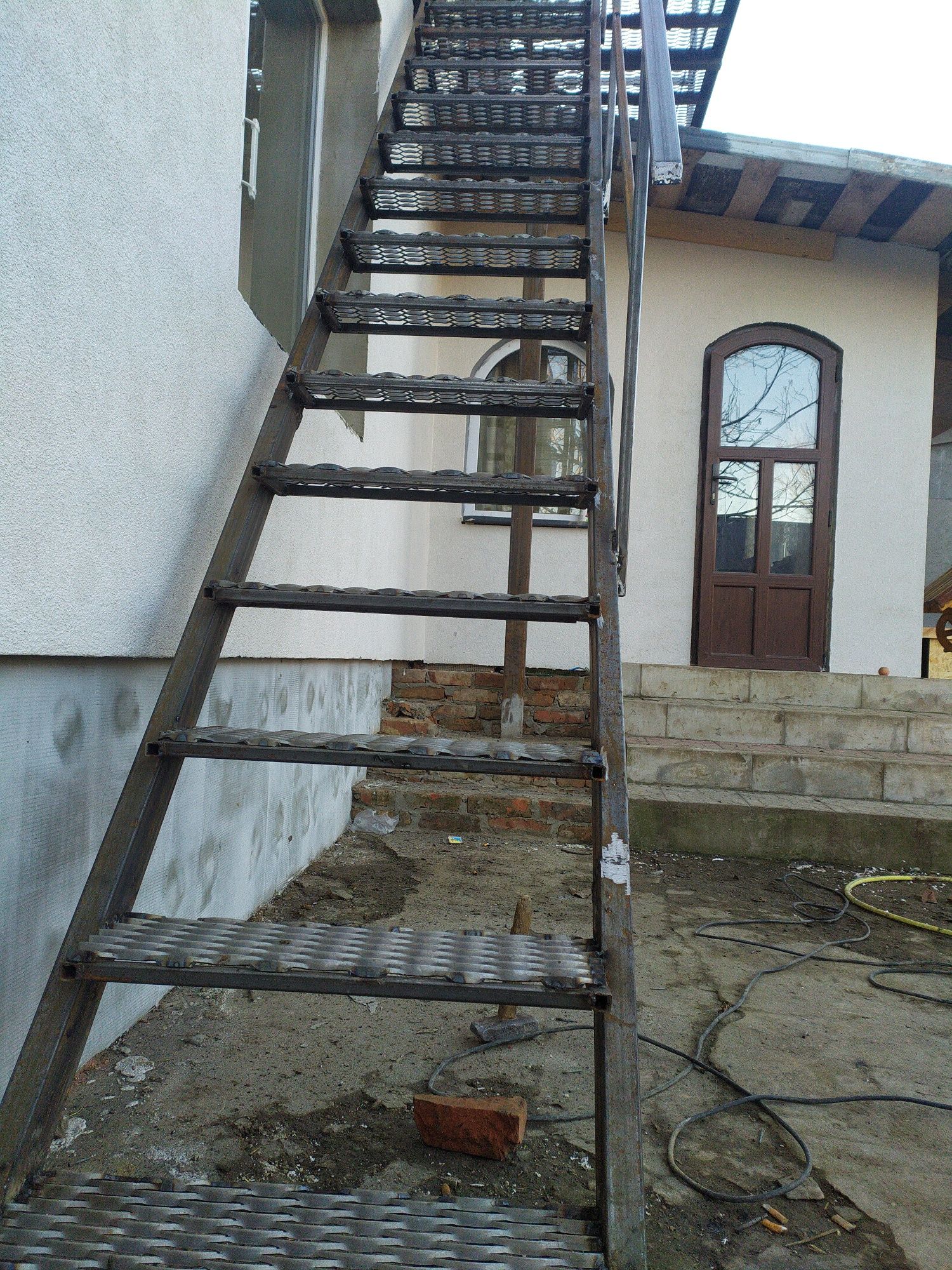 Металеві сходи, драбина, балкони