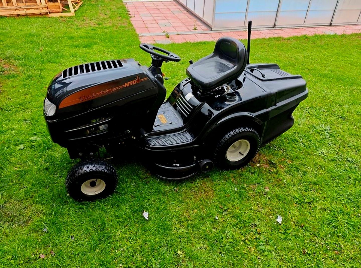Traktorek  MTD Black Edition • 18 KM V2 dwutłokowy • Hydro