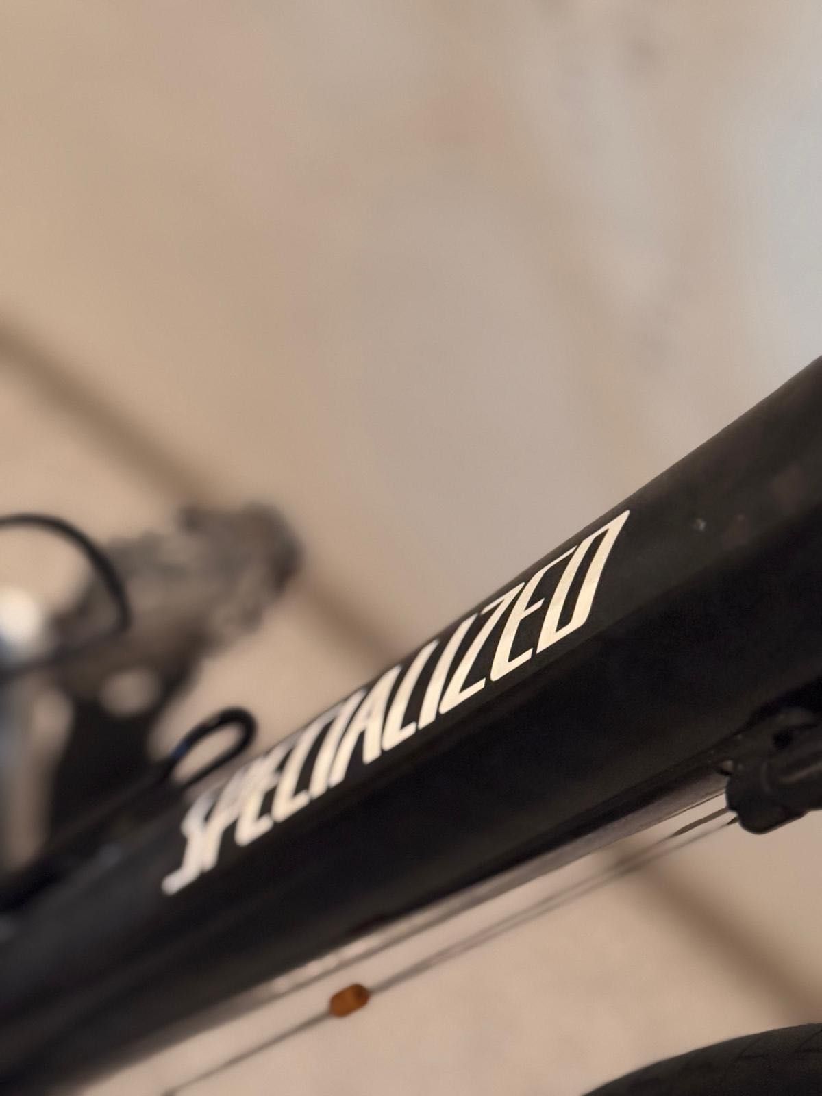Bicicleta Specialized em carbono