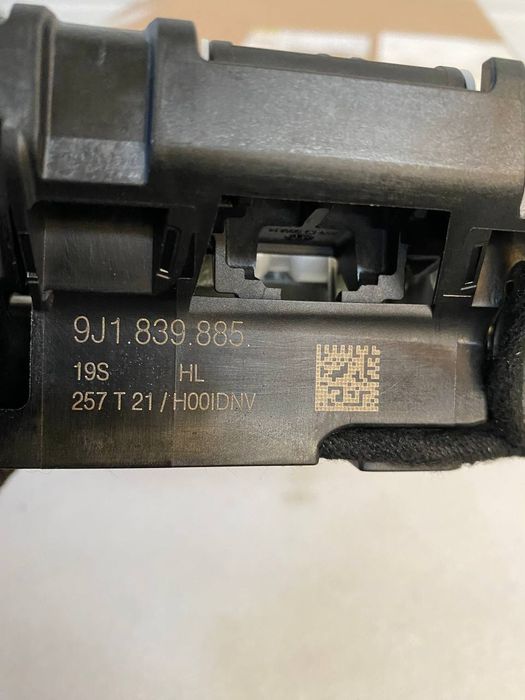 9J1839885 Porsche Taycan замок задньої лівої дверки