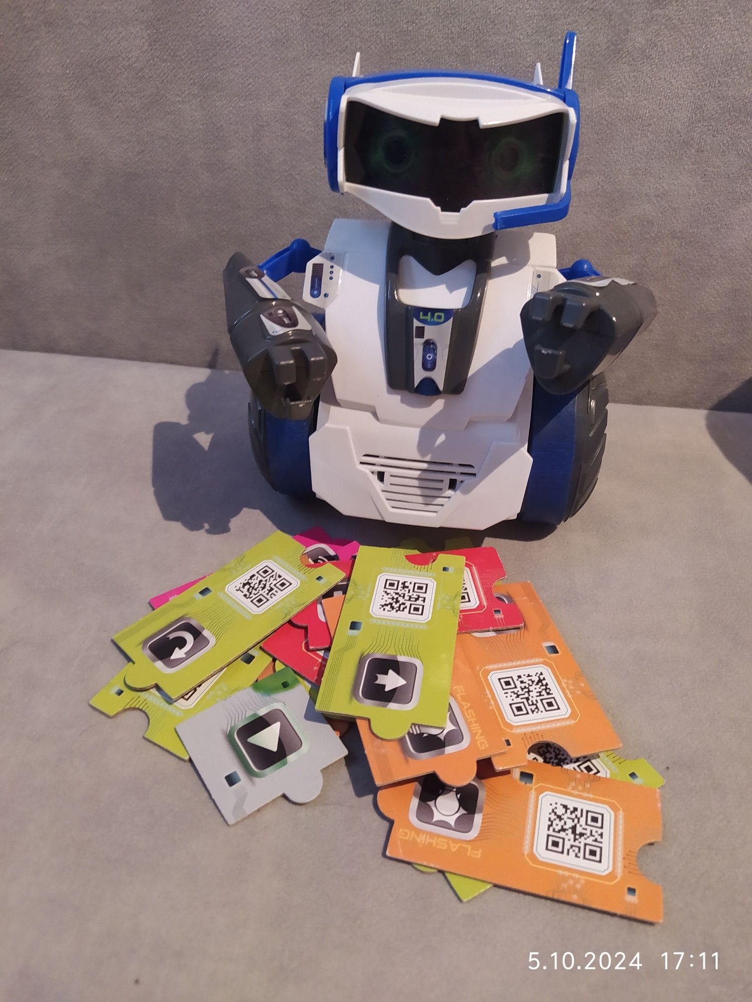 Clementoni Mówiący Cyber Robot kodowanie