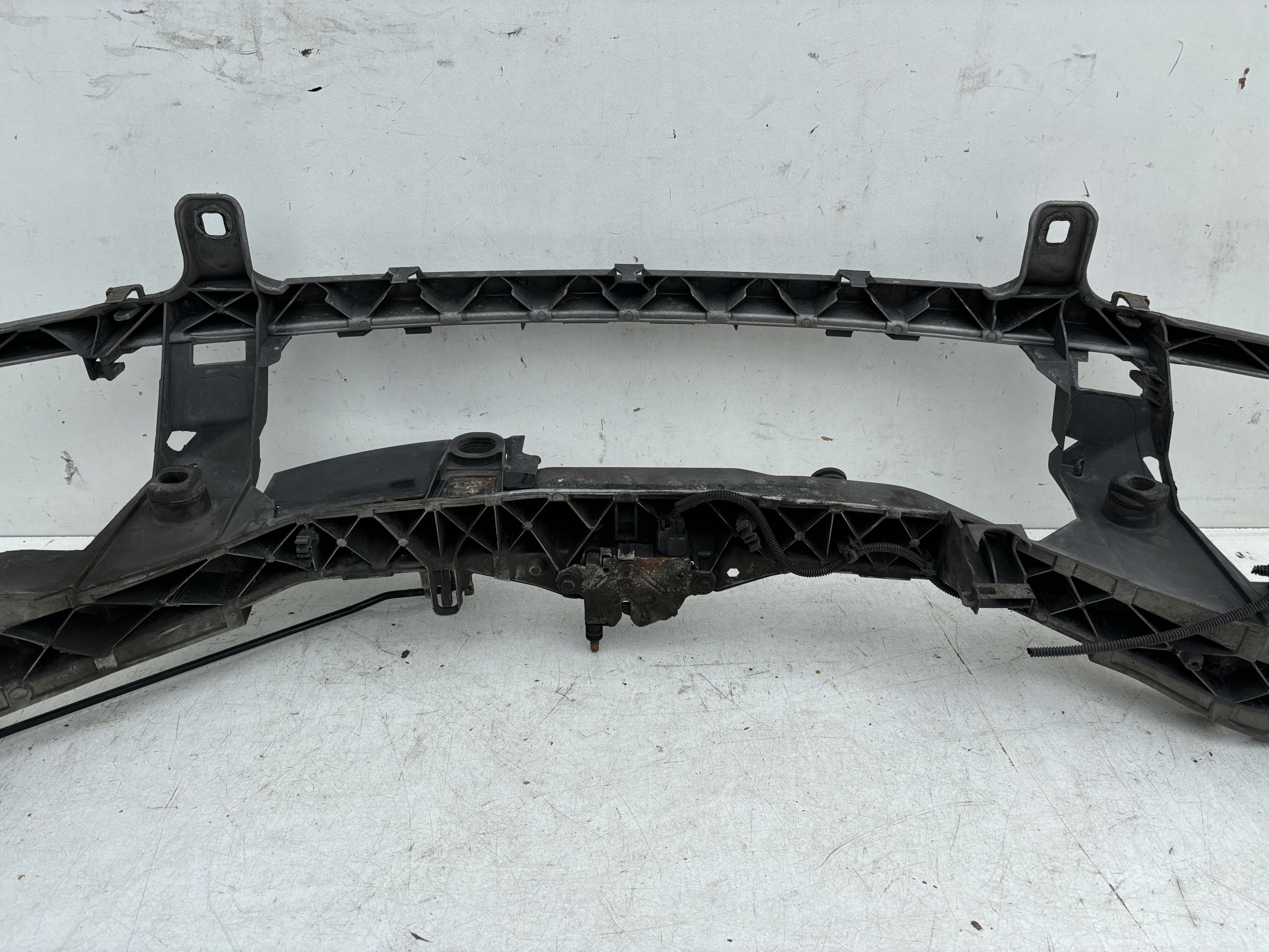 Pas przedni Ford Focus MK2 lift O3