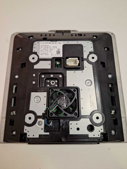 Idealny monitor ekran LCD Mercedes W223