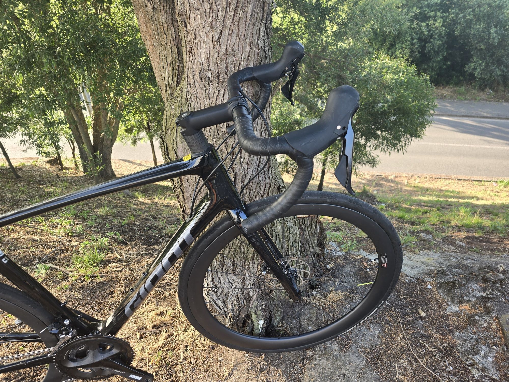 Giant carbono com rodas de carbono