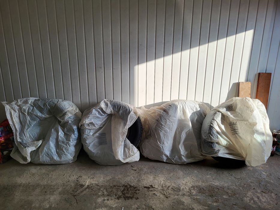 Шини зимові 215/70 R16 Gislaved