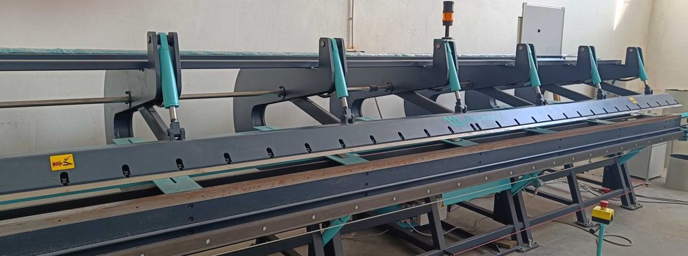 Obróbki blacharskie 6 mb, płyty warstwowe, blachy trapezowe