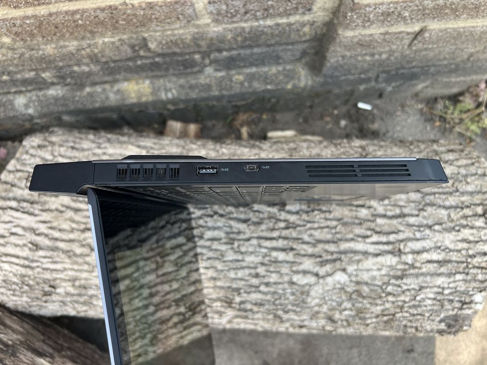 Dell Alienware 13 R3 OLED