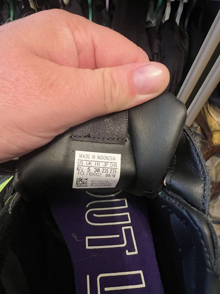 adidas оригінальні, абсолютно нові continental 80w strap ee8738