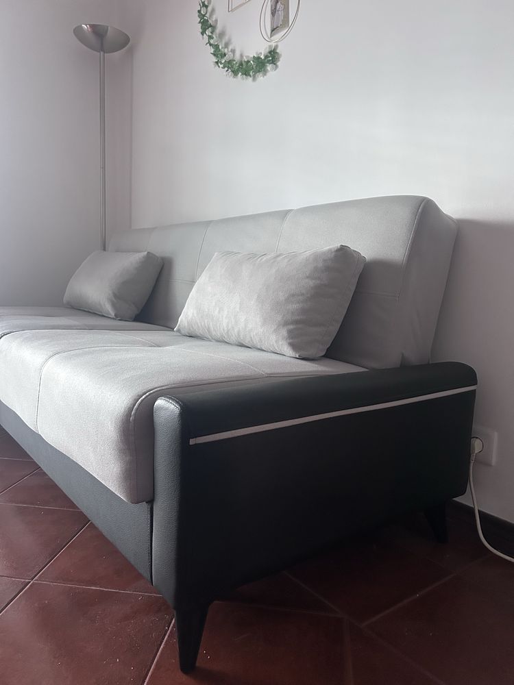 Sofá-cama com arrumação da Conforama
