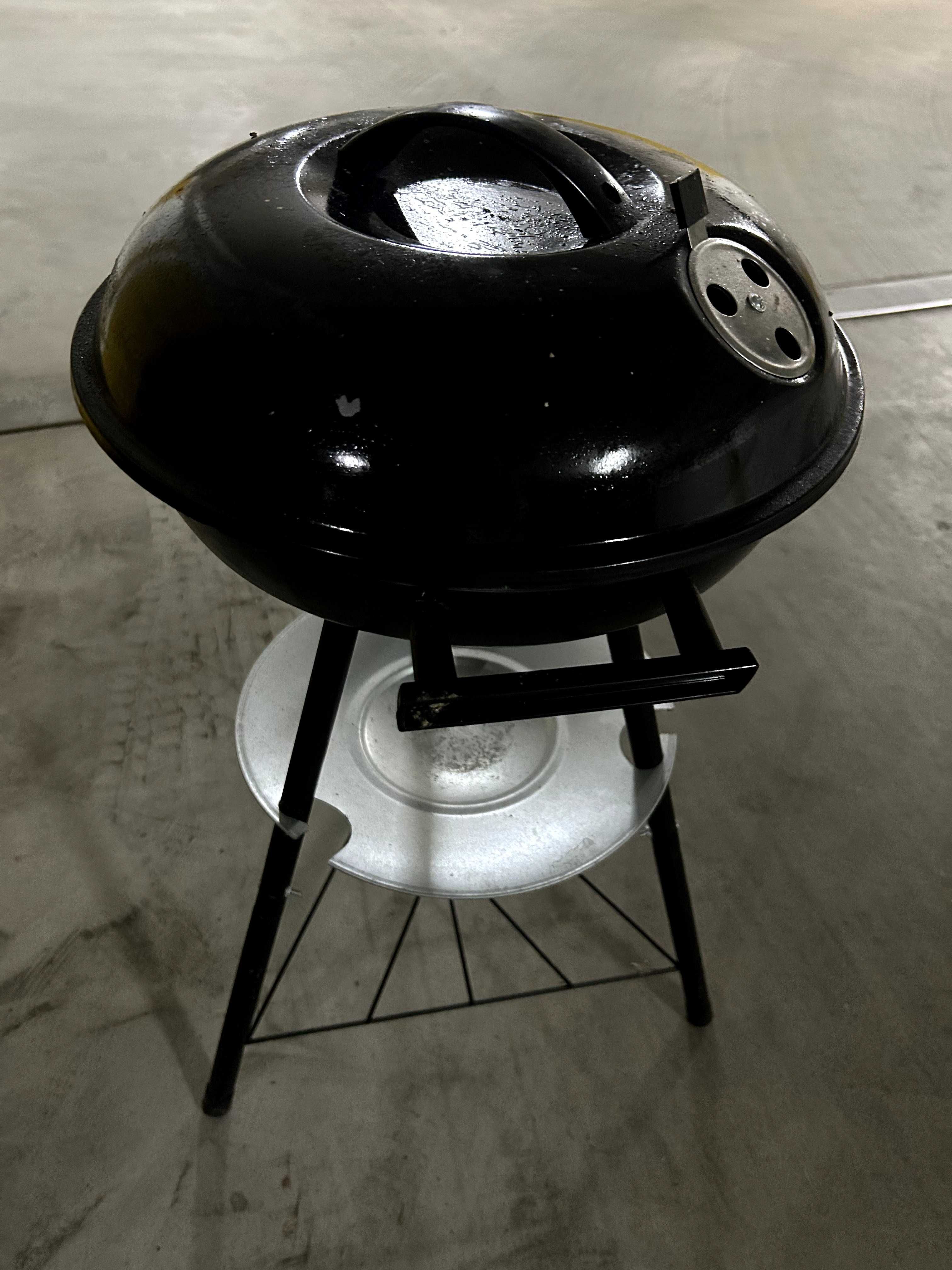 Barbecue / Churrasqueira a Carvão 35,5 cm – Usada 2 Vezes