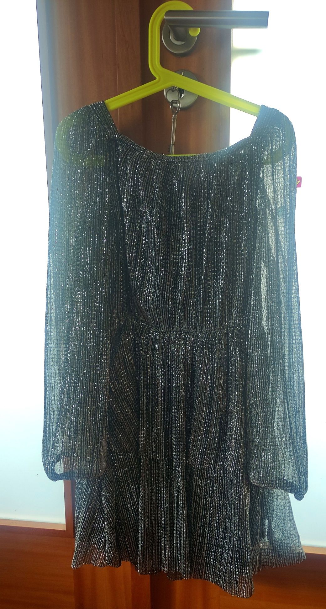 Vestido Primark tamanho 9/ 10 anos novo com etiqueta